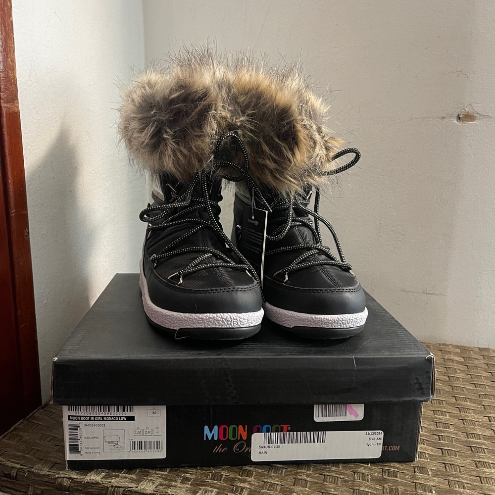Girls moon boot Monaco low boots 12.5C